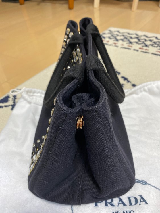 Aia Moana APR 032017（ブランドバッグ）の商品画像 - 査定依頼日：2022年8月31日 - 最高査定価格：28,000円