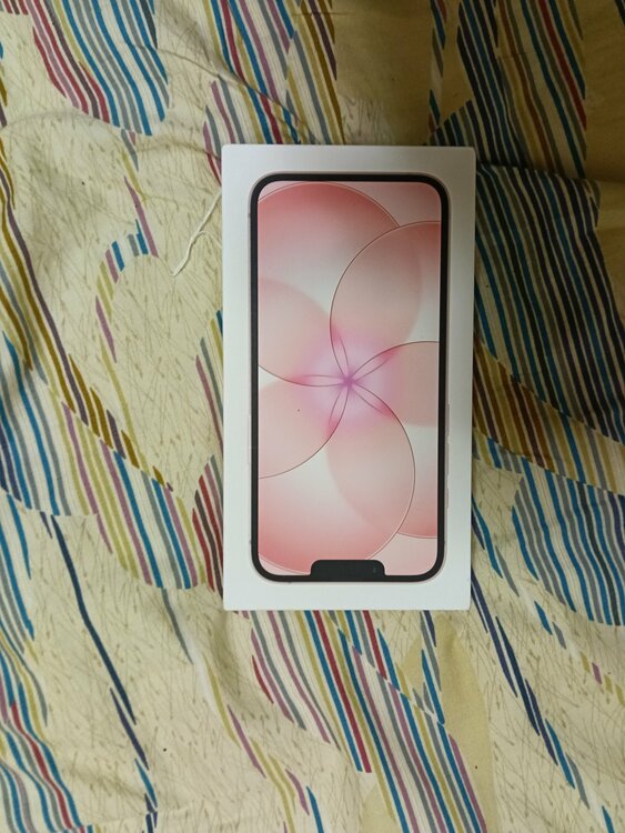 iPhone iPhone 17e 256GB Softbank（スマホ）の商品画像 - 査定依頼日：2026年9月28日 - 最高査定価格：89,000円