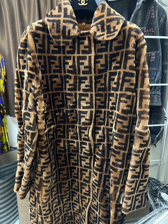 フェンディ  （ブランドバッグ）の商品画像 - 査定依頼日：2025年12月27日 - 最高査定価格：200,000円