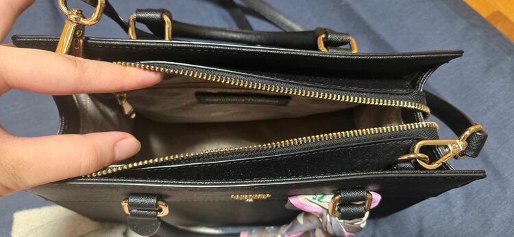 ショルダー,ハンドバッグ（ブランドバッグ）の商品画像 - 査定依頼日：2025年9月20日 - 最高査定価格：2,000円