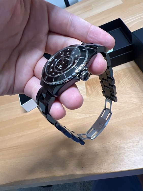 シャネル J12 H570（高級時計）の商品画像 - 査定依頼日：2025年10月26日 - 最高査定価格：650,000円