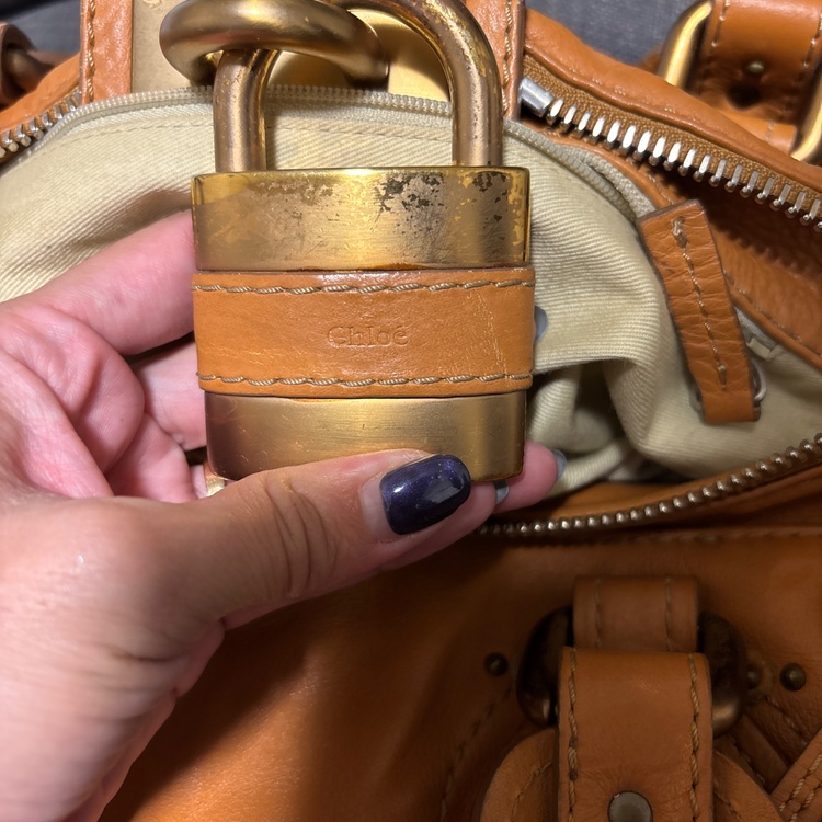 その他 クロエ （ブランドバッグ）の商品画像 - 査定依頼日：2025年12月9日 - 最高査定価格：150,000円