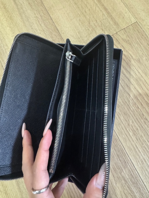 プラダ  （ブランドバッグ）の商品画像 - 査定依頼日：2026年2月23日 - 最高査定価格：35,000円