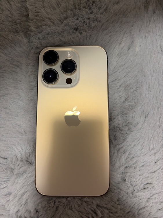 iPhone 14 Pro 128GB au（スマホ）の商品画像 - 査定依頼日：2026年3月21日 - 最高査定価格：36,000円