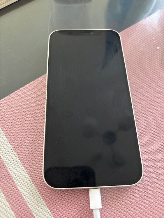 iPhone 12 128GB SIMフリー（スマホ）の商品画像 - 査定依頼日：2026年4月19日 - 最高査定価格：27,000円
