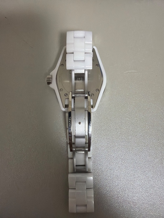 j12 （高級時計）の商品画像 - 査定依頼日：2025年12月30日 - 最高査定価格：100,000円