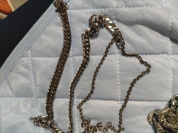 ネックレス、ブレスレット、ジッポライター（金・貴金属）の商品画像 - 査定依頼日：2025年7月14日 - 最高査定価格：8,000円