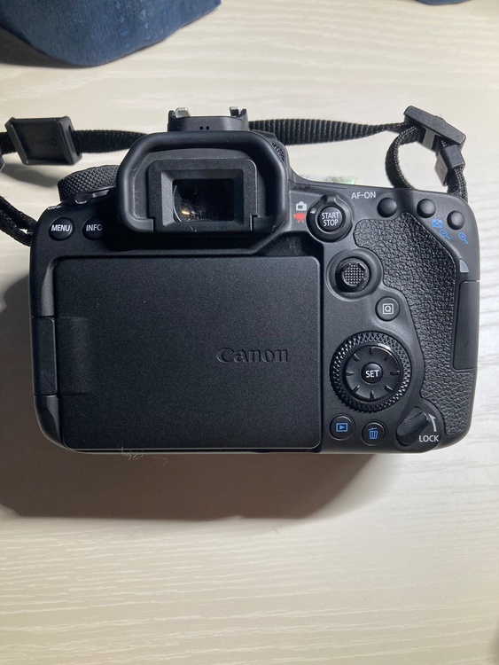 EOS 90D（カメラ）の商品画像 - 査定依頼日：2026年7月20日 - 最高査定価格：65,100円