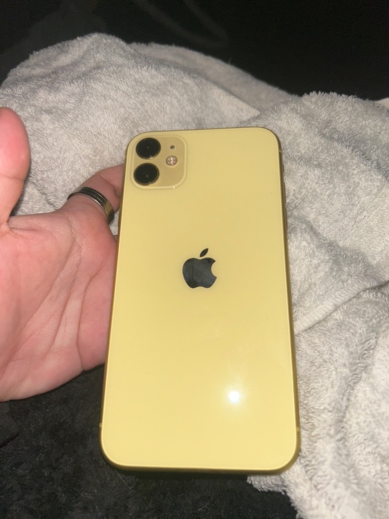 iPhone11 128GB au（スマホ）の商品画像 - 査定依頼日：2026年3月8日 - 最高査定価格：19,000円