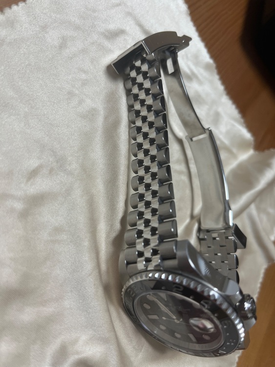 ロレックス GMTマスター 126710GRNr（高級時計）の商品画像 - 査定依頼日：2025年6月24日 - 最高査定価格：2,700,000円