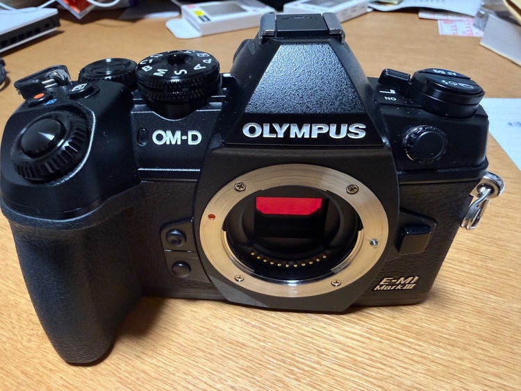 OM-D EM-1 markⅢ（カメラ）の商品画像 - 査定依頼日：2026年8月24日 - 最高査定価格：70,000円