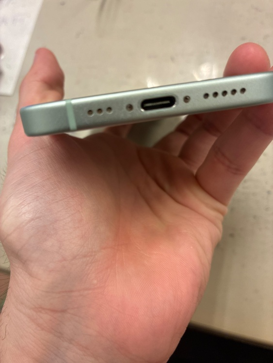 iPhone15（スマホ）の商品画像 - 査定依頼日：2026年6月28日 - 最高査定価格：64,000円