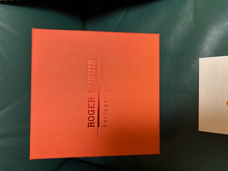 ロジェ・デュブイ その他 G3（高級時計）の商品画像 - 査定依頼日：2025年12月6日 - 最高査定価格：1,000,000円