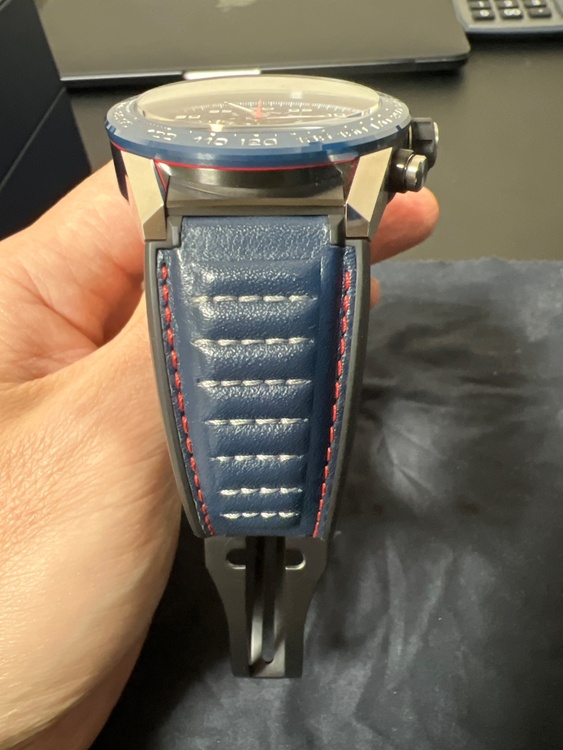 タグホイヤー カレラ CAR2A1（高級時計）の商品画像 - 査定依頼日：2026年2月24日 - 最高査定価格：350,000円