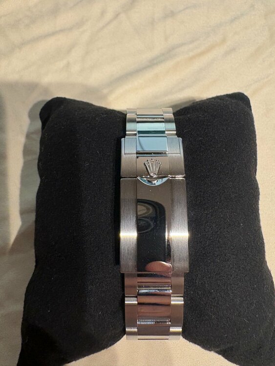 ロレックス GMTマスター 126710GRNR（高級時計）の商品画像 - 査定依頼日：2026年1月5日 - 最高査定価格：2,840,000円