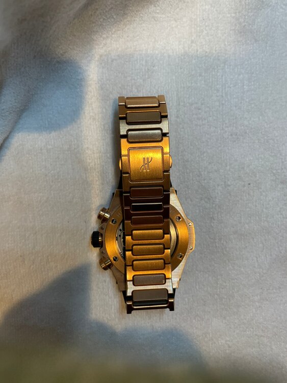 ウブロ ビックバン 411O.OX.1180.Ox（高級時計）の商品画像 - 査定依頼日：2025年5月3日 - 最高査定価格：3,000,000円