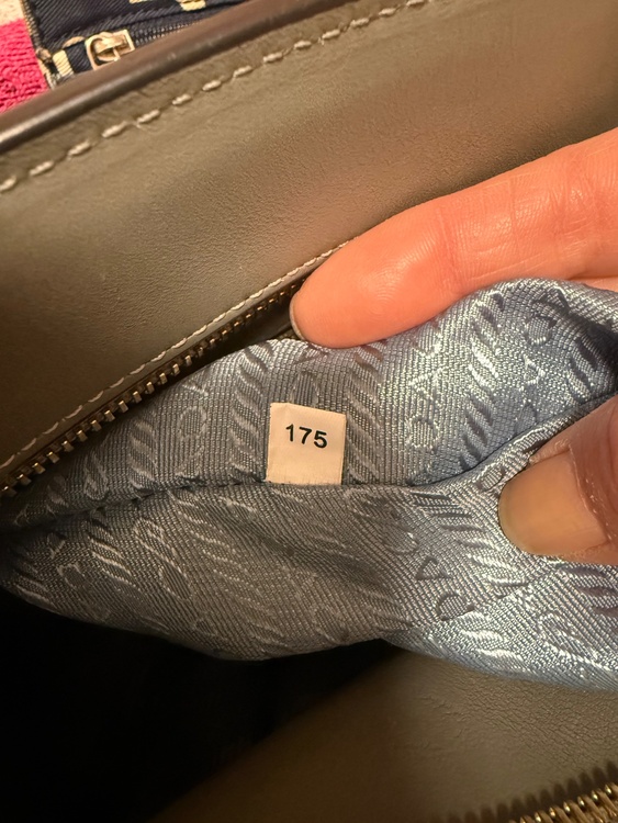 プラダ  （ブランドバッグ）の商品画像 - 査定依頼日：2026年3月8日 - 最高査定価格：60,000円