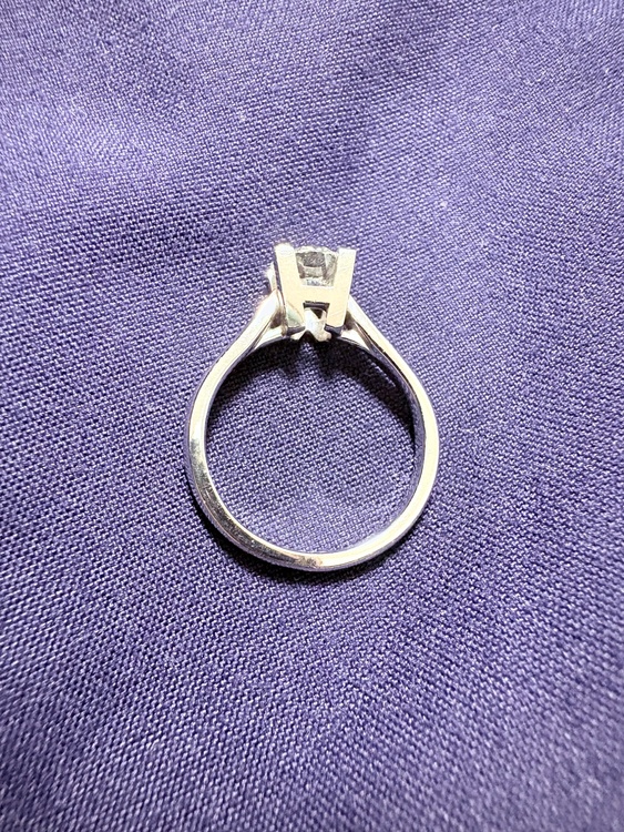 ハリーウィンストン その他 （高級時計）の商品画像 - 査定依頼日：2026年4月11日 - 最高査定価格：100,000円