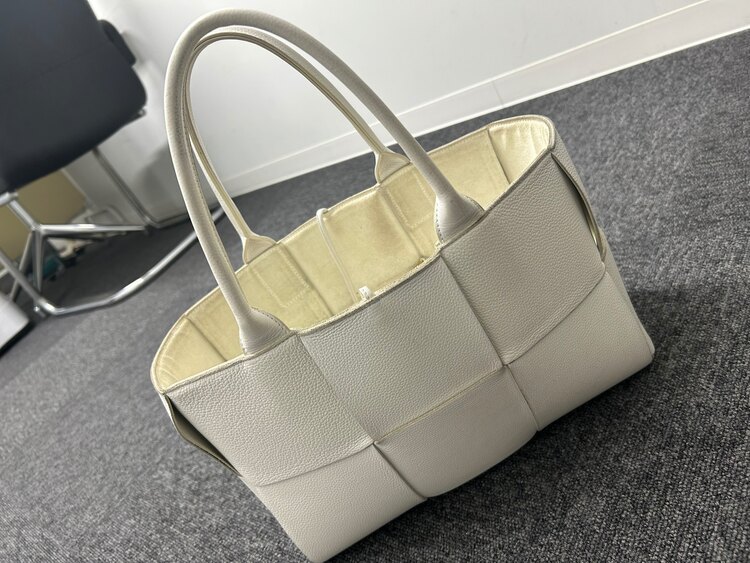 アルコトート　スモール（ブランドバッグ）の商品画像 - 査定依頼日：2025年4月9日 - 最高査定価格：65,000円