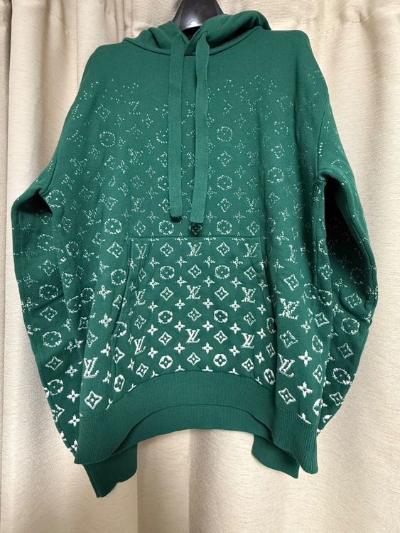 フーディー（古着・ファッション）の商品画像 - 査定依頼日：2025年11月25日 - 最高査定価格：80,000円