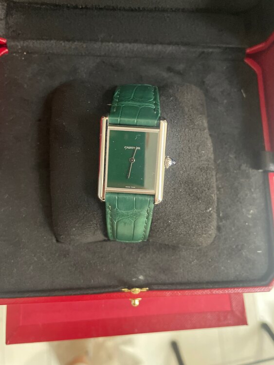 カルティエ タンク KD8TBL15（高級時計）の商品画像 - 査定依頼日：2025年5月20日 - 最高査定価格：1,300,000円