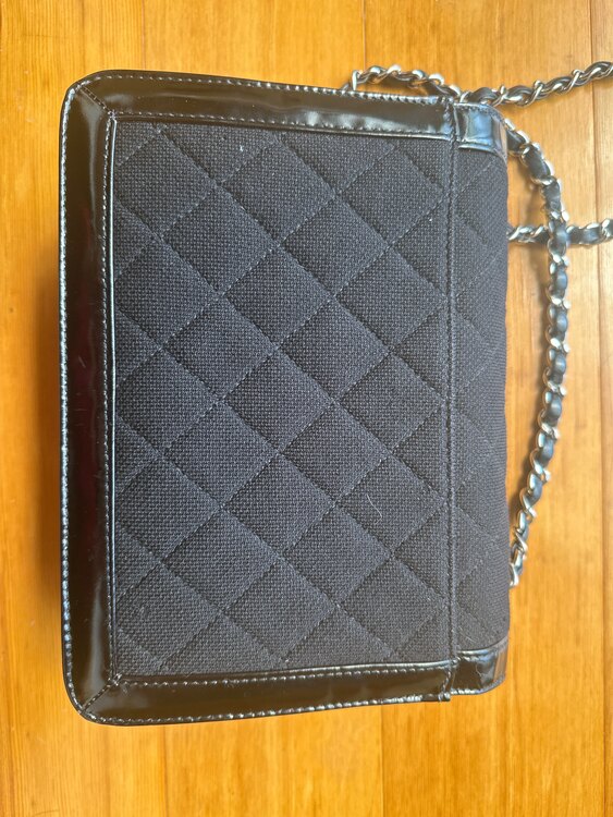 6930107（ブランドバッグ）の商品画像 - 査定依頼日：2025年4月11日 - 最高査定価格：120,000円