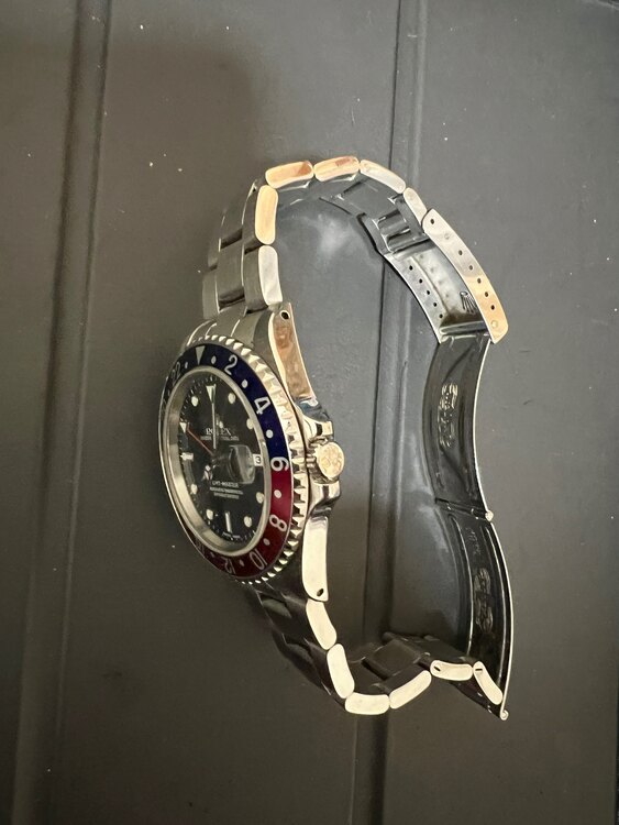 ロレックス GMTマスター 1670（高級時計）の商品画像 - 査定依頼日：2025年3月14日 - 最高査定価格：1,650,000円