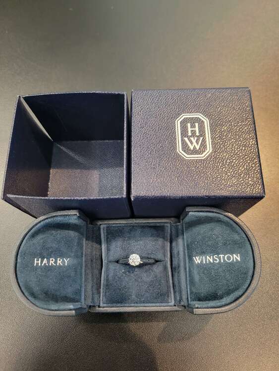 ハリーウィンストン ダイヤモンド（金・貴金属）の商品画像 - 査定依頼日：2025年3月8日 - 最高査定価格：550,000円