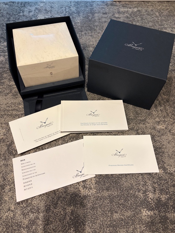 クイーンオブネイプルズ（高級時計）の商品画像 - 査定依頼日：2026年1月25日 - 最高査定価格：3,300,000円