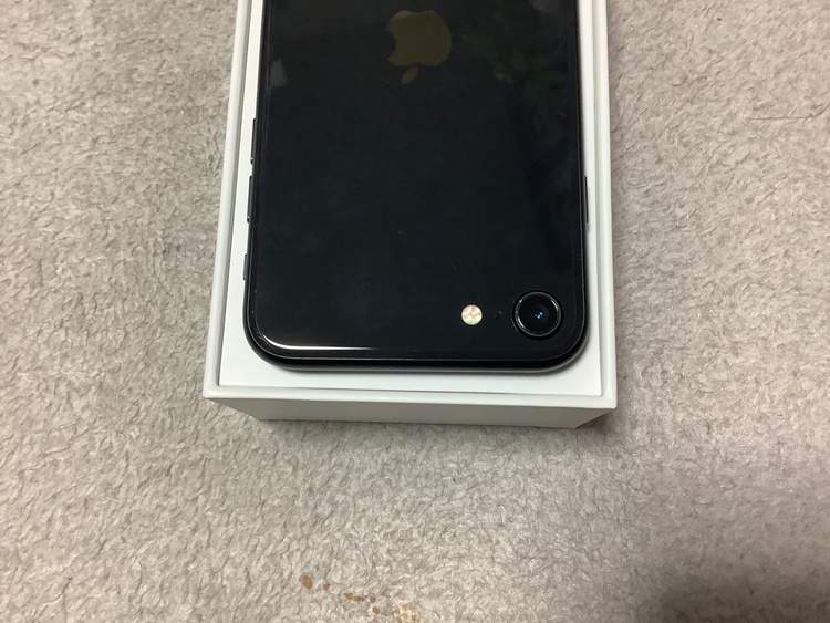 iPhone SE (第 2 世代) 64GB SIMフリー（スマホ）の商品画像 - 査定依頼日：2026年2月17日 - 最高査定価格：13,000円