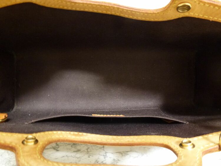 ルイヴィトン ヴェルニ ロクスバリードライブ 2way ショルダー（ブランドバッグ）の商品画像 - 査定依頼日：2025年11月19日 - 最高査定価格：55,000円