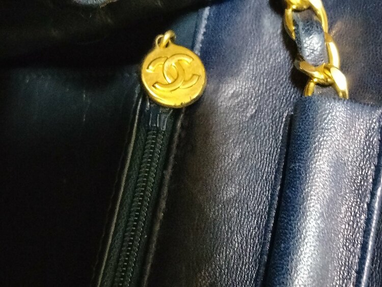 シャネル　マトラッセ　ショルダーバック　ラムスキン　ネイビー　（ブランドバッグ）の商品画像 - 査定依頼日：2025年12月30日 - 最高査定価格：50,000円