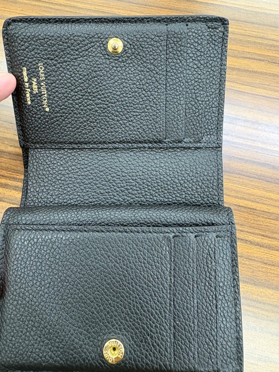 ポルトフォイユ・クレア（ブランド財布・小物）の商品画像 - 査定依頼日：2025年10月31日 - 最高査定価格：50,000円