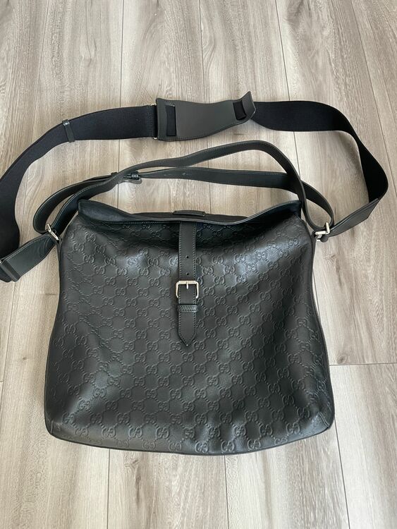 メンズ　メッセンジャーバッグ（ブランドバッグ）の商品画像 - 査定依頼日：2025年10月27日 - 最高査定価格：75,000円