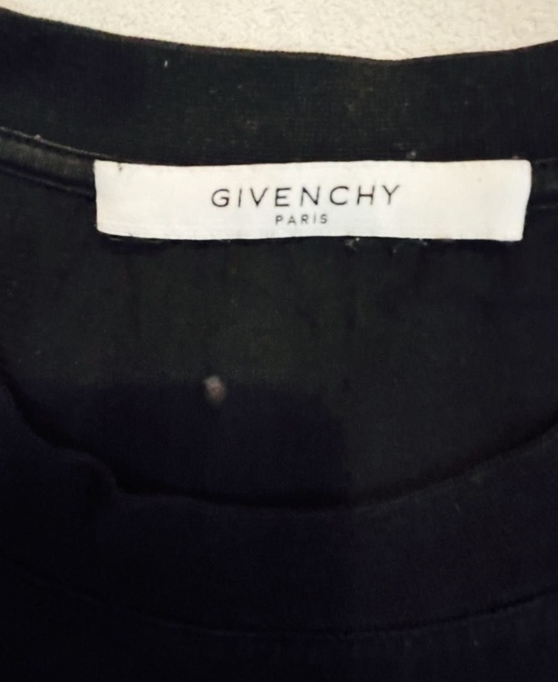 GIVENCHY デストロイロゴTシャツ ダメージ加工（古着・ファッション）の商品画像 - 査定依頼日：2026年3月18日 - 最高査定価格：6,000円