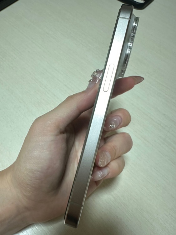 iPhone 15 Pro 128GB 楽天モバイル（スマホ）の商品画像 - 査定依頼日：2025年7月31日 - 最高査定価格：100,000円