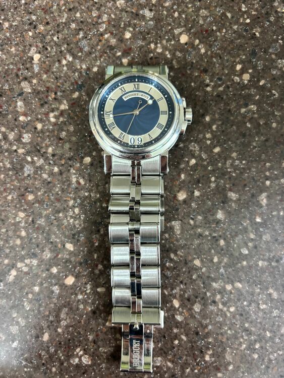 ブレゲ マリーン 5817　ビックデイト自動巻き(100メートル）ぼうす（高級時計）の商品画像 - 査定依頼日：2025年6月9日 - 最高査定価格：1,300,000円