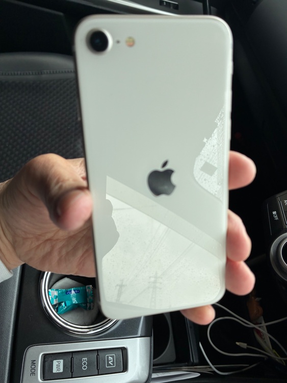 iPhone SE (第 2 世代) 256GB docomo（スマホ）の商品画像 - 査定依頼日：2026年3月26日 - 最高査定価格：18,000円