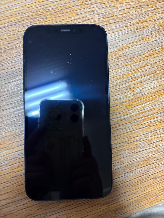 iPhone iPhone 12 64GB au（スマホ）の商品画像 - 査定依頼日：2026年7月22日 - 最高査定価格：23,000円