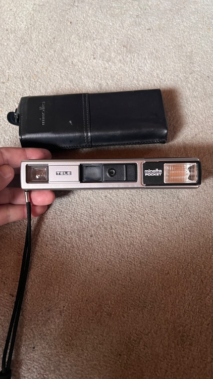 MINOLTA製コンパクトカメラ ・フラッシュ内蔵（単三乾電池x１） <フラッシ（カメラ）の商品画像 - 査定依頼日：2026年4月15日 - 最高査定価格：100,000円