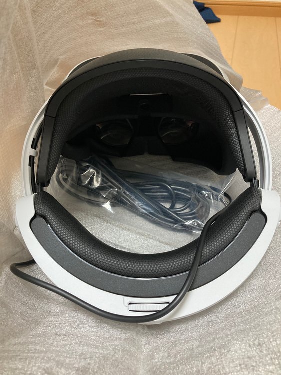 PlayStationVR（ゲーム機本体・ゲームソフト）の商品画像 - 査定依頼日：2023年6月4日 - 最高査定価格：11,000円