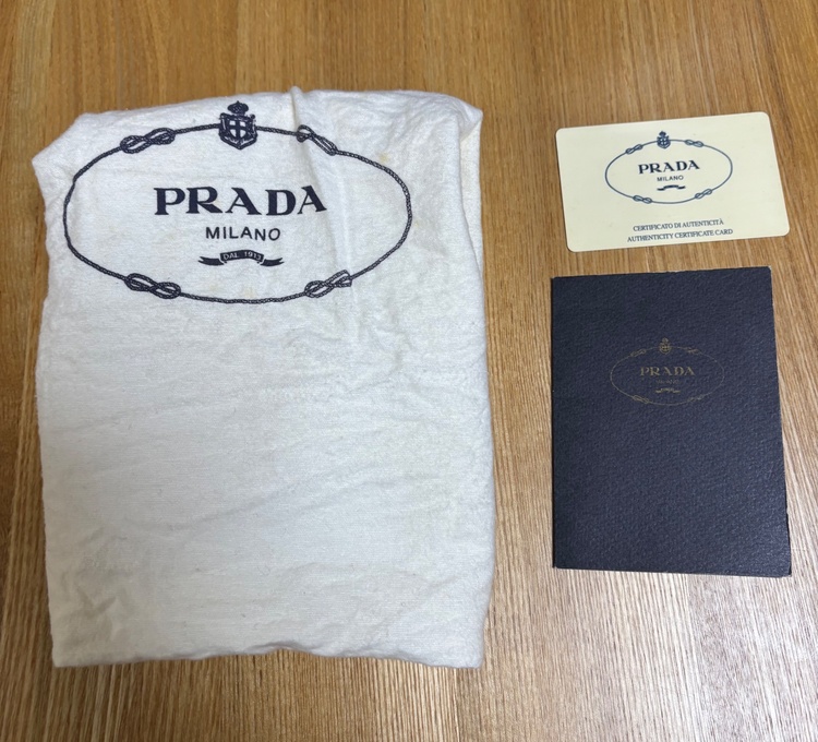 プラダ  （ブランドバッグ）の商品画像 - 査定依頼日：2026年1月30日 - 最高査定価格：15,000円