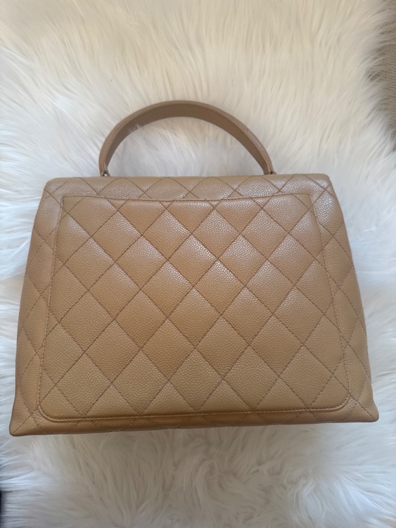 ハンドバッグ（ブランドバッグ）の商品画像 - 査定依頼日：2026年3月6日 - 最高査定価格：300,000円