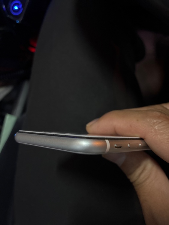 iPhone SE (第 2 世代) 256GB docomo（スマホ）の商品画像 - 査定依頼日：2026年4月18日 - 最高査定価格：18,000円