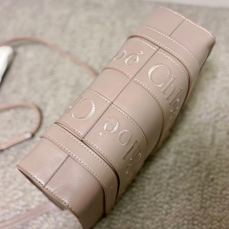 その他 クロエ （ブランドバッグ）の商品画像 - 査定依頼日：2025年12月15日 - 最高査定価格：80,000円