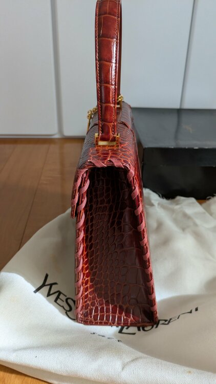 ヴィンテージクロコ型押しレザーハンドバッグ（ブランドバッグ）の商品画像 - 査定依頼日：2026年10月6日 - 最高査定価格：20,000円
