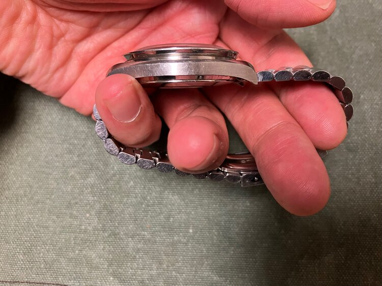 オメガ スピードマスター 3510.50（高級時計）の商品画像 - 査定依頼日：2025年1月6日 - 最高査定価格：350,000円