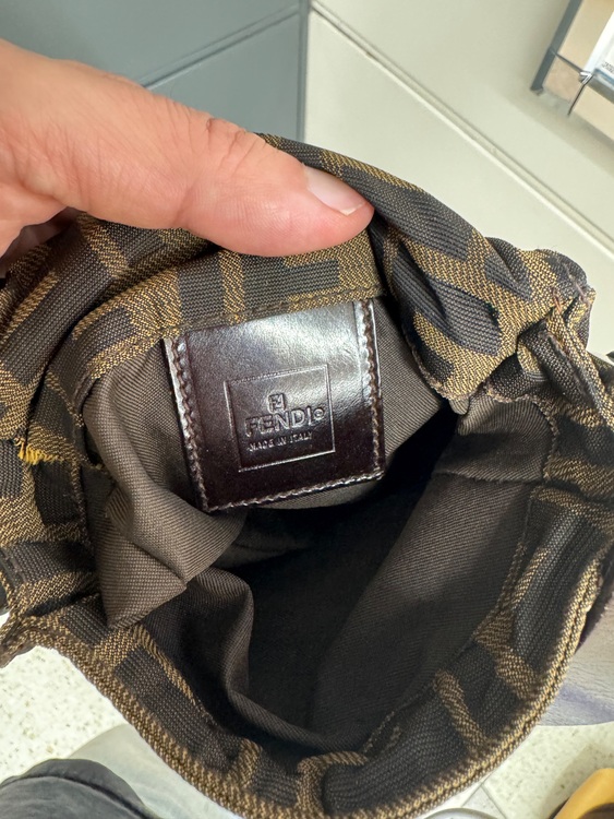 ショルダー（ブランドバッグ）の商品画像 - 査定依頼日：2025年10月8日 - 最高査定価格：20,000円