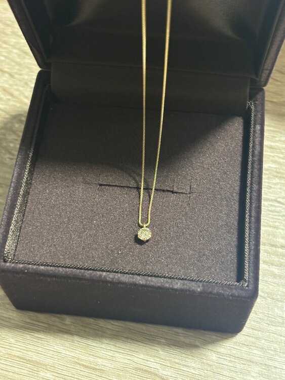 ダイヤモンド ネックレス（金・貴金属）の商品画像 - 査定依頼日：2025年4月27日 - 最高査定価格：100,000円