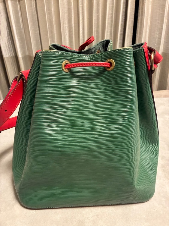 ルイヴィトン エピ （ブランドバッグ）の商品画像 - 査定依頼日：2026年1月10日 - 最高査定価格：40,000円